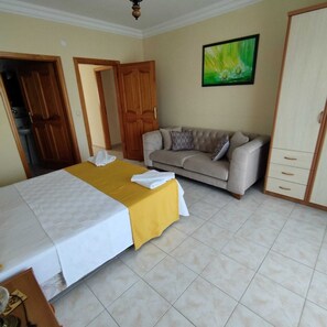 Interior - Luxury Villa with Private Pool, Large Green Garden & Free WIFI Unlimited (Ölüdeniz)