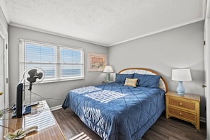 2 bedrooms, free WiFi - Palmwood Villas 211 - 2 Bedroom Oceanfront Condo with Private Balcony (North Myrtle Beach)