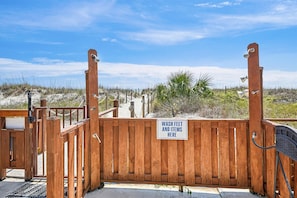 Property grounds - Palmwood Villas 211 - 2 Bedroom Oceanfront Condo with Private Balcony (North Myrtle Beach)