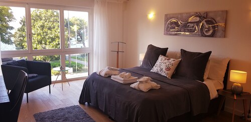 citycentre lake view apartment