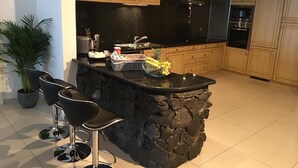 Unclassified image, 3 of 24, button - citycentre lake view apartment (Montreux)