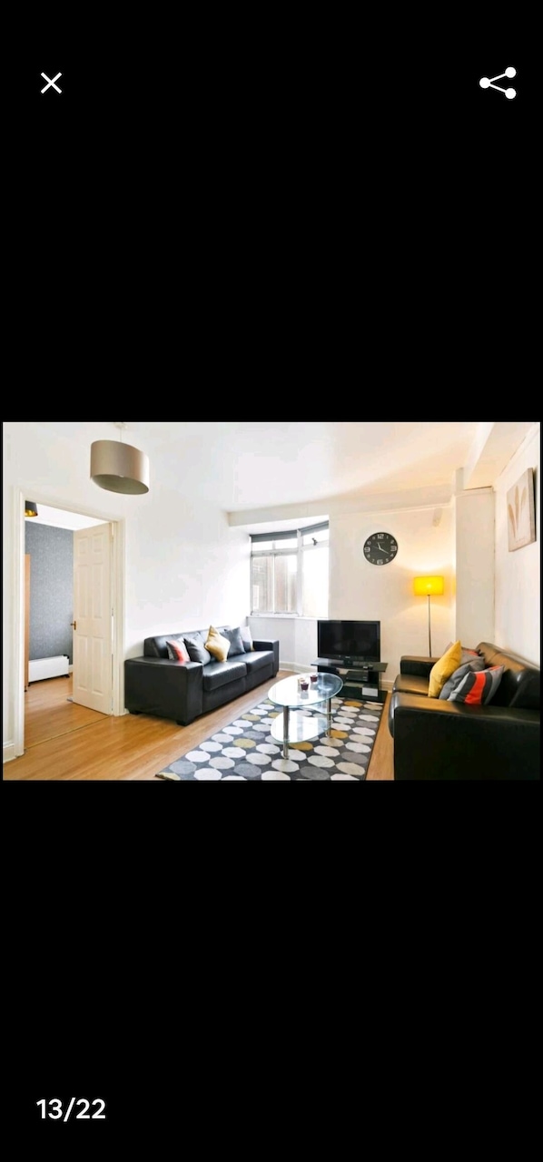 ทีวีจอแบน