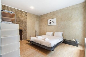 1 bedroom, desk, iron/ironing board, Internet - GuestReady - Bright Flat in the Heart of London (London)