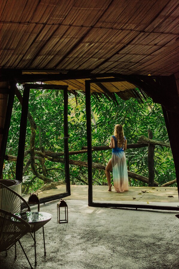 ลักซ์ชัวรี่เคบิน (3) | ห้องเก็บเสียง, Wi-Fi, ผ้าปูที่นอน