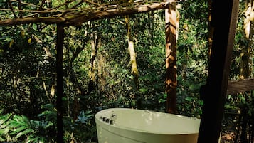 Luxury Cabin | 1 bedroom, soundproofing, WiFi, bed sheets