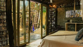 Luxury Cabin (4) | 1 bedroom, soundproofing, WiFi, bed sheets