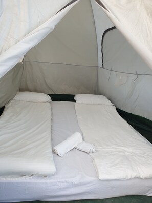 Cribs/infant beds, bed sheets - Dead Sea Camping (Tamar)