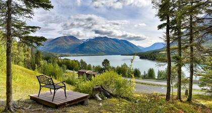 Eagle's Haven - Entire Cabin 6 bd w/ 2 LivingAreas