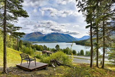 Eagle's Haven - Entire Cabin 6 bd w/ 2 LivingAreas