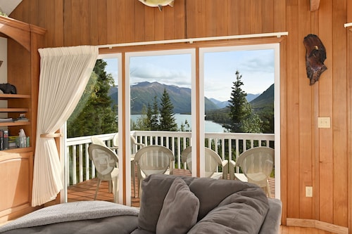 Eagle's Haven - Entire Cabin 6 bd w/ 2 LivingAreas