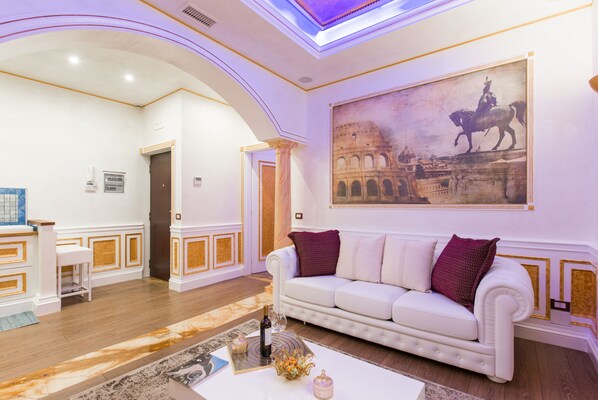Interior - ***** THE IMPERIAL SUITE ***** (Roma)