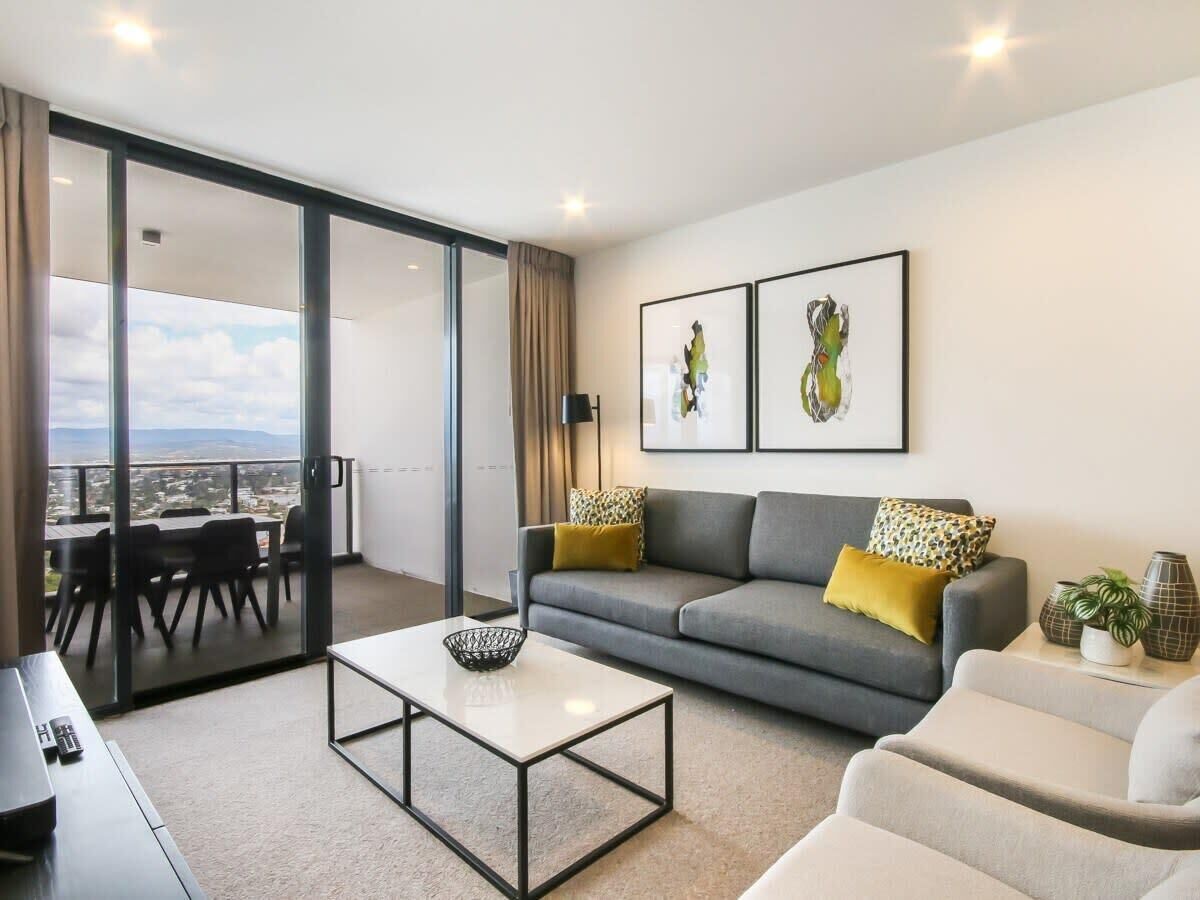 Luxurious 2 Bedroom Brand New Apartment With Amazing Hinterland Views