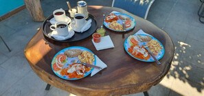 Daily full breakfast (MXN 95 per person)