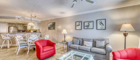 Een televisie, een dvd-speler en een tafeltennistafel