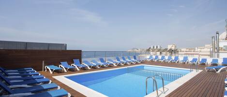 Piscine extérieure (ouverte en saison)