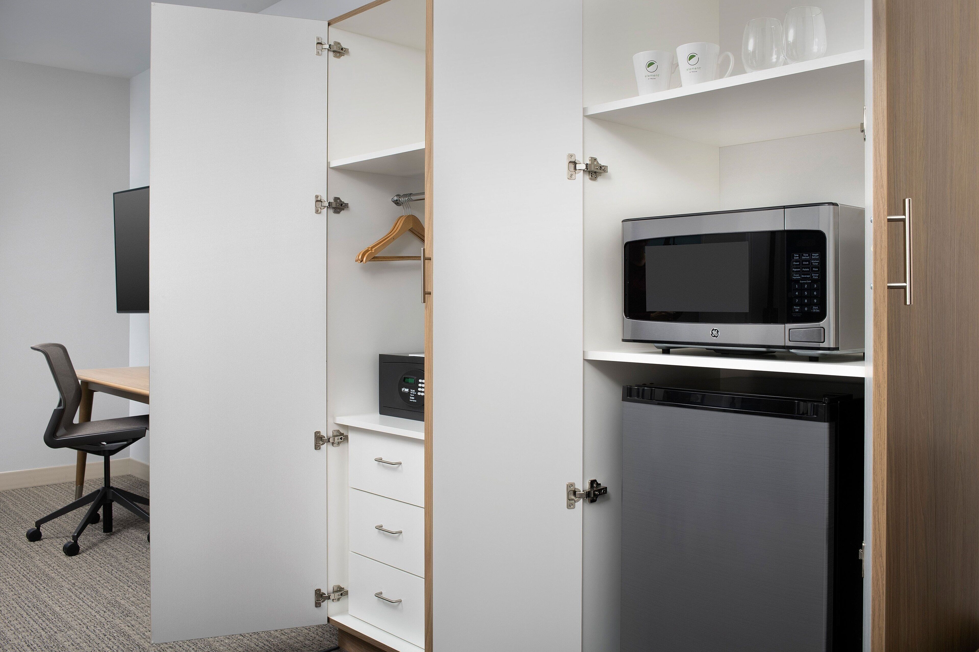 premium bedding, in-room safe, individually furnished, desk