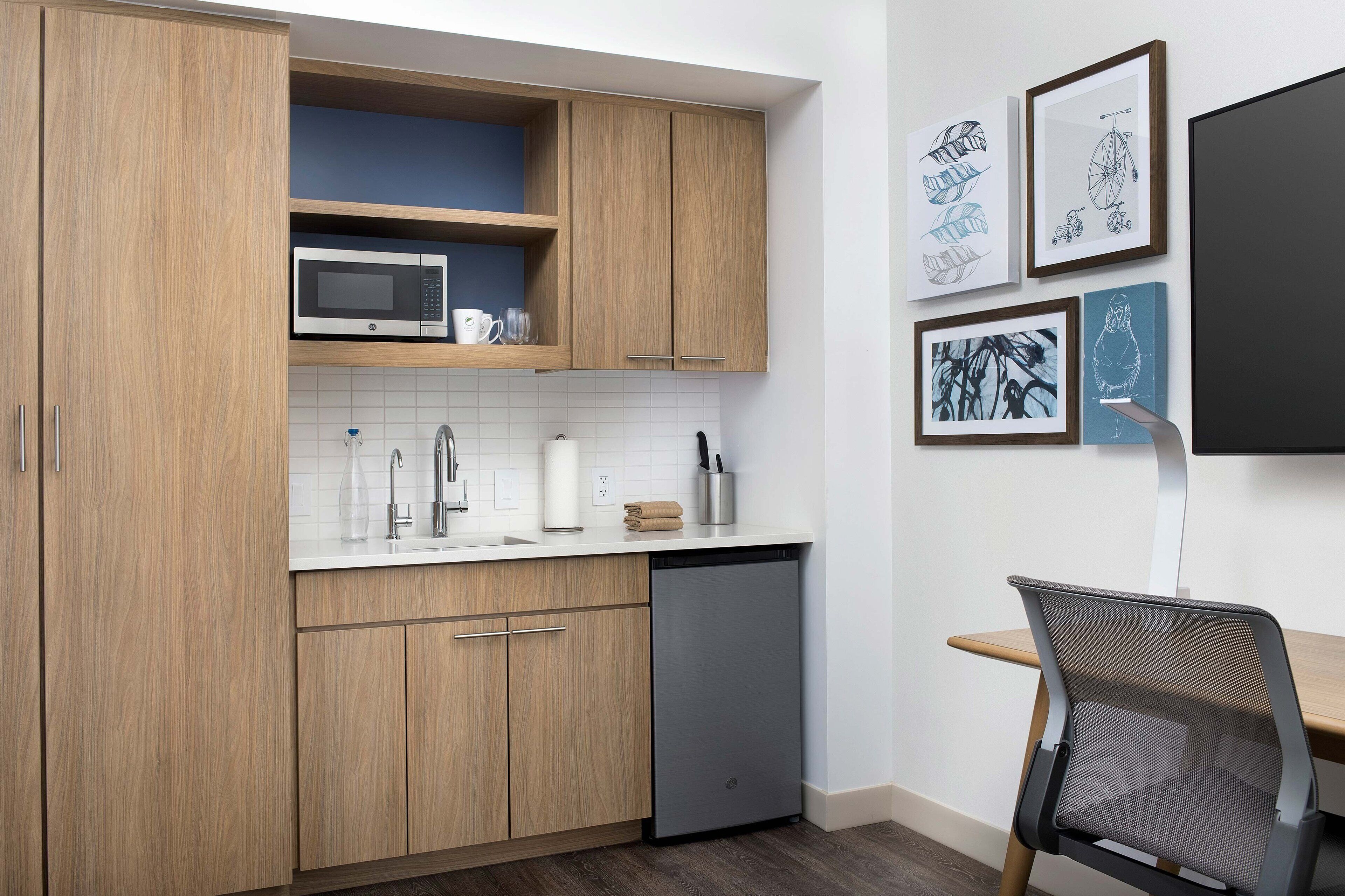 fridge, microwave, coffee/tea maker, toaster