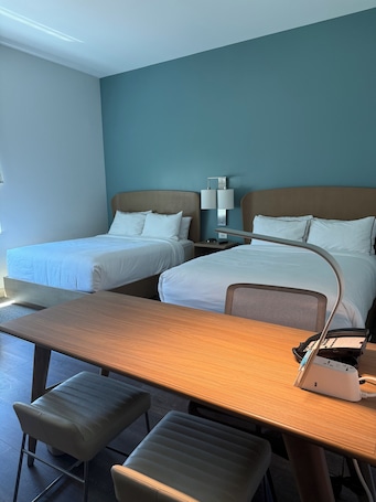 Premium bedding, in-room safe, individually furnished, desk. Element by Marriott Sedona