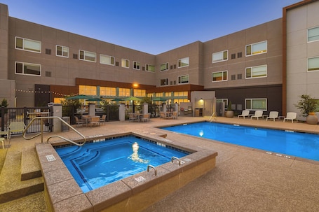Outdoor pool. Element by Marriott Sedona