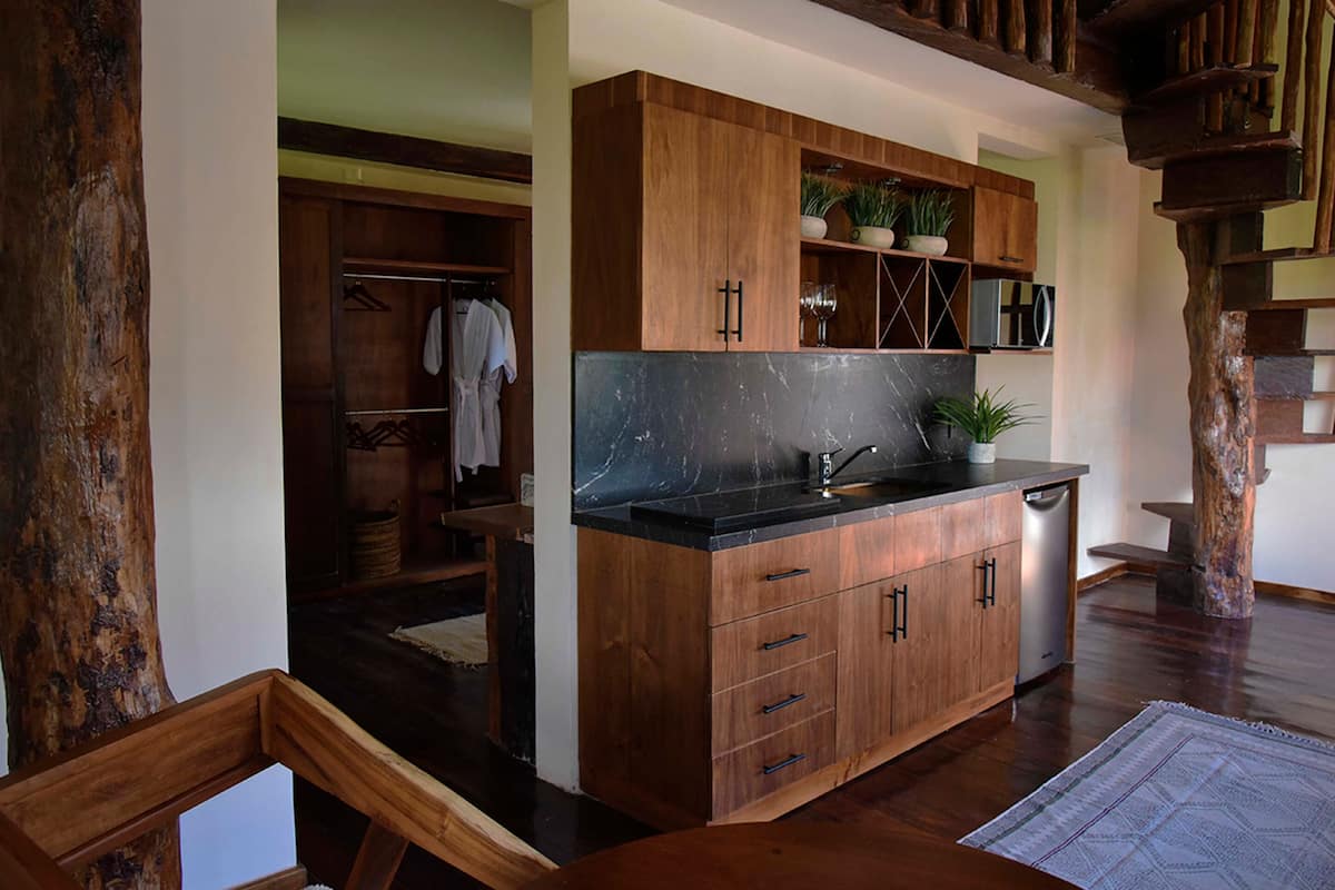 presidential suite | private kitchen | coffee/tea maker, cookware/dishes/utensils