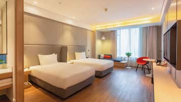 Habitación estándar, 2 camas individuales (Extra Floor Space) | Caja fuerte, escritorio, espacio para trabajar con un portátil