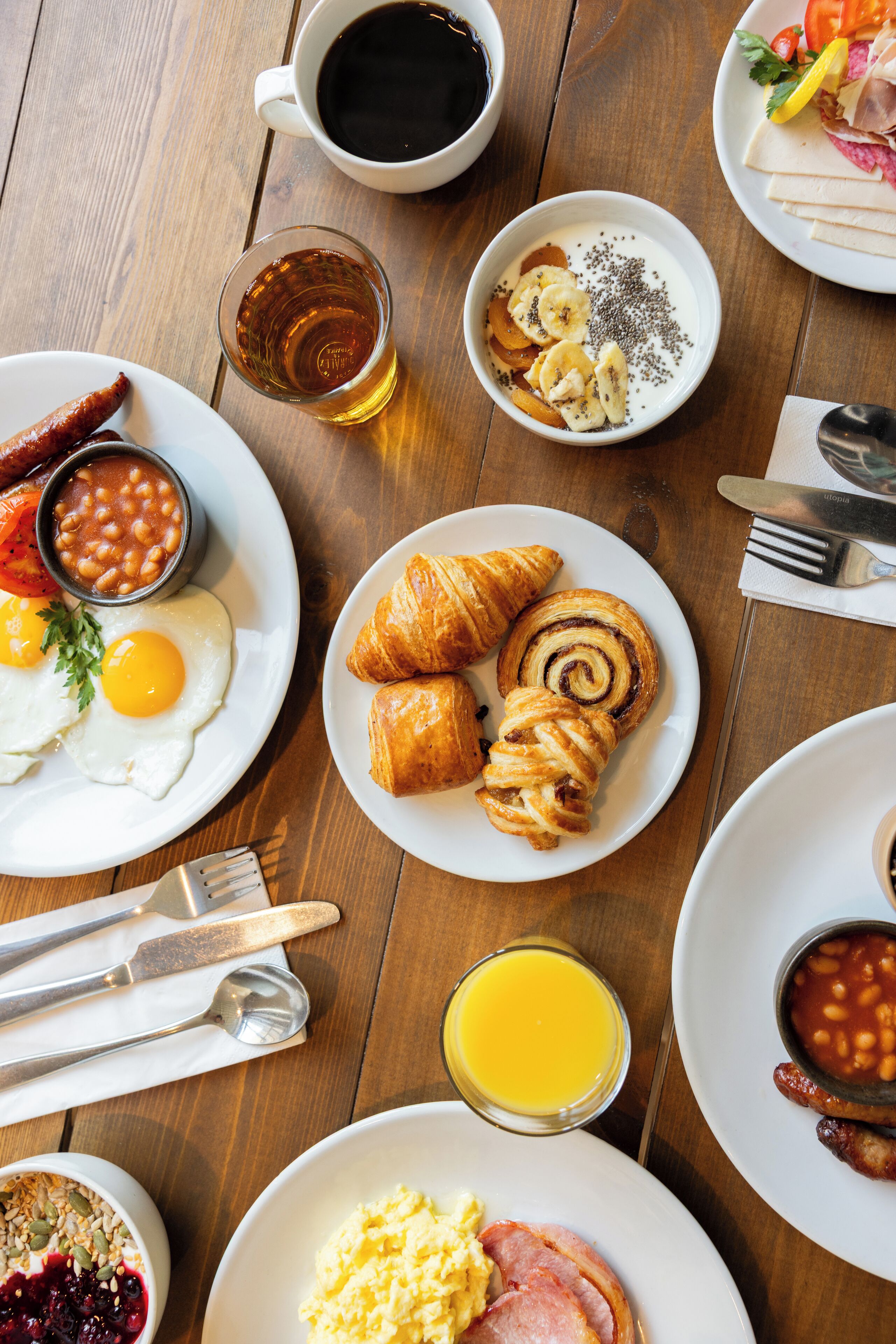 Daily buffet breakfast (GBP 18.50 per person)