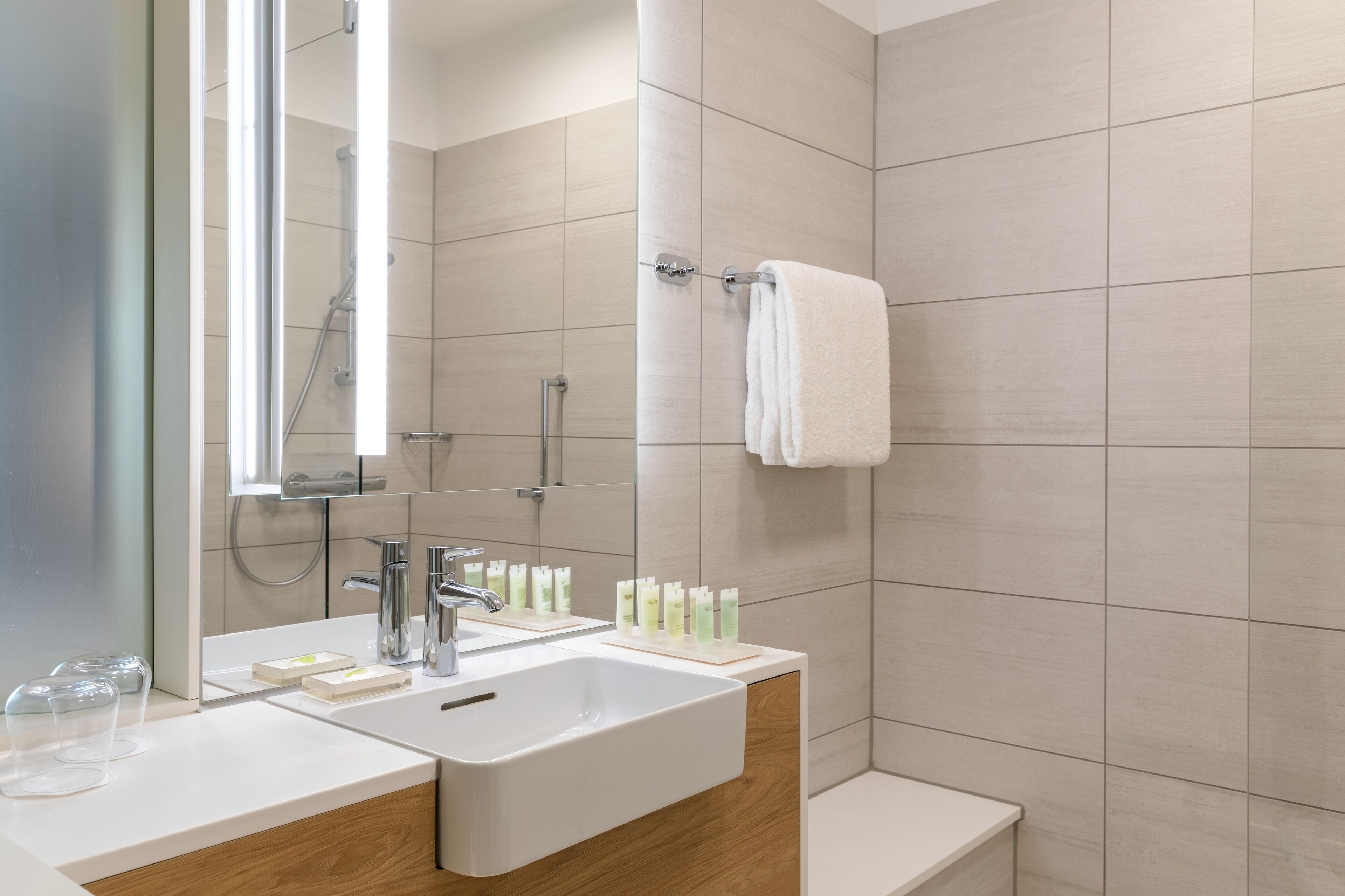 in-room safe, individually decorated, individually furnished, desk