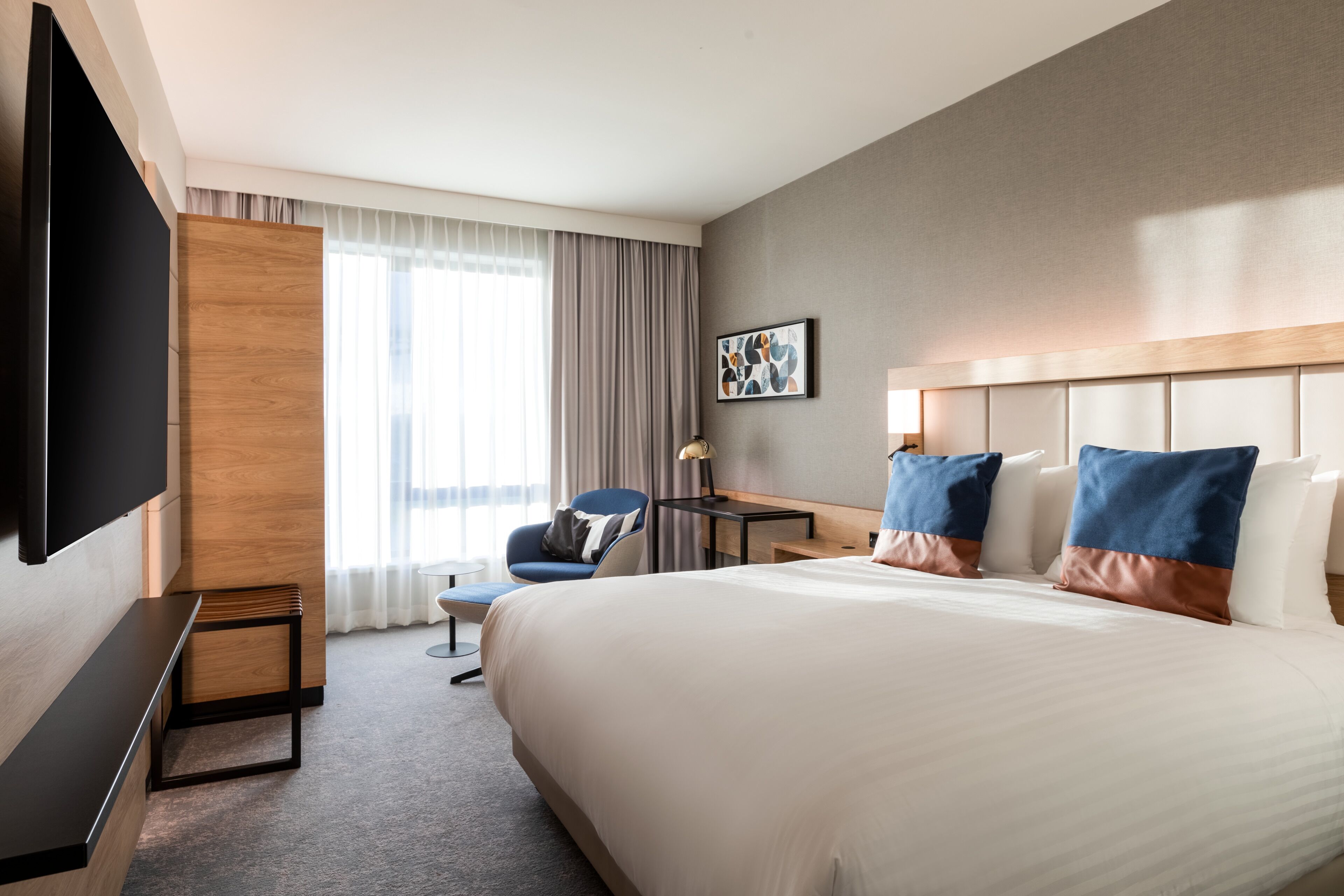 in-room safe, individually decorated, individually furnished, desk