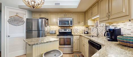 冰箱、微波炉、烤箱、炉灶