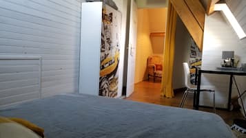 Kamar Deluks, Bebas Asap Rokok, pemandangan lembah (Tournesol) | Didekorasi berbeda-beda dan dilengkapi dengan perabotan berbeda-beda