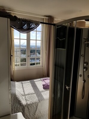 Habitación Deluxe, no fumadores, vistas al valle (La Tour) | Ducha del cuarto de baño