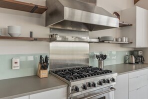 Fridge, microwave, oven, stovetop - New! Pool! Sleeps 14, Sol de Mar Oceanfront, huge views, modern, duplex unit A (Carolina Beach)