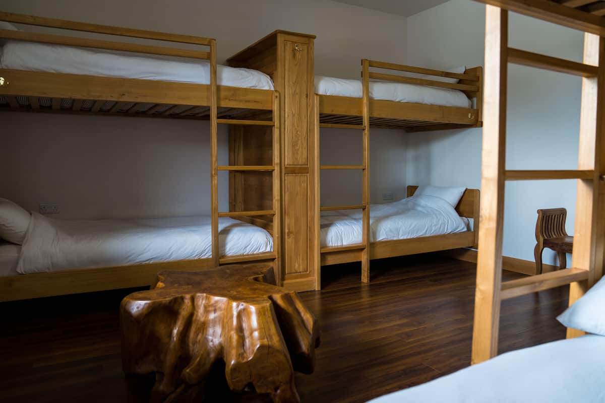 Habitación triple ejecutiva | Sábanas de algodón egipcio, ropa de cama de alta calidad y ropa de cama