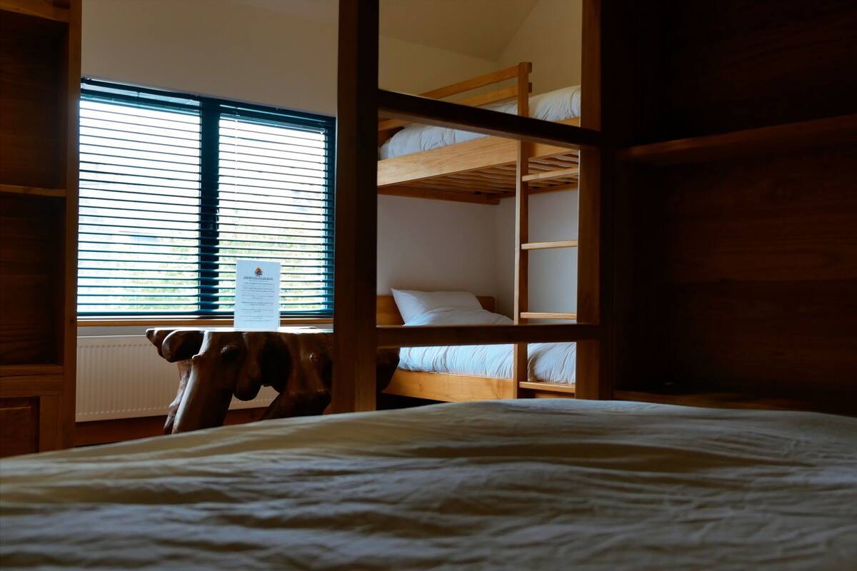 Dormitorio compartido Confort | Sábanas de algodón egipcio, ropa de cama de alta calidad y ropa de cama