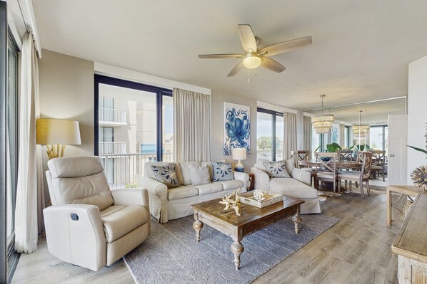 TV, DVD player - Corner Gulf-front condo with hot tub & beachfront pool - snowbird-friendly (Orange Beach)