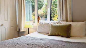 1 chambre, fer et planche Ă  repasser, Wi-Fi, draps fournis