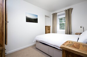 2 bedrooms, iron/ironing board, travel cot, free WiFi - Trinity Lodge Edinburgh House (Edinburgh)