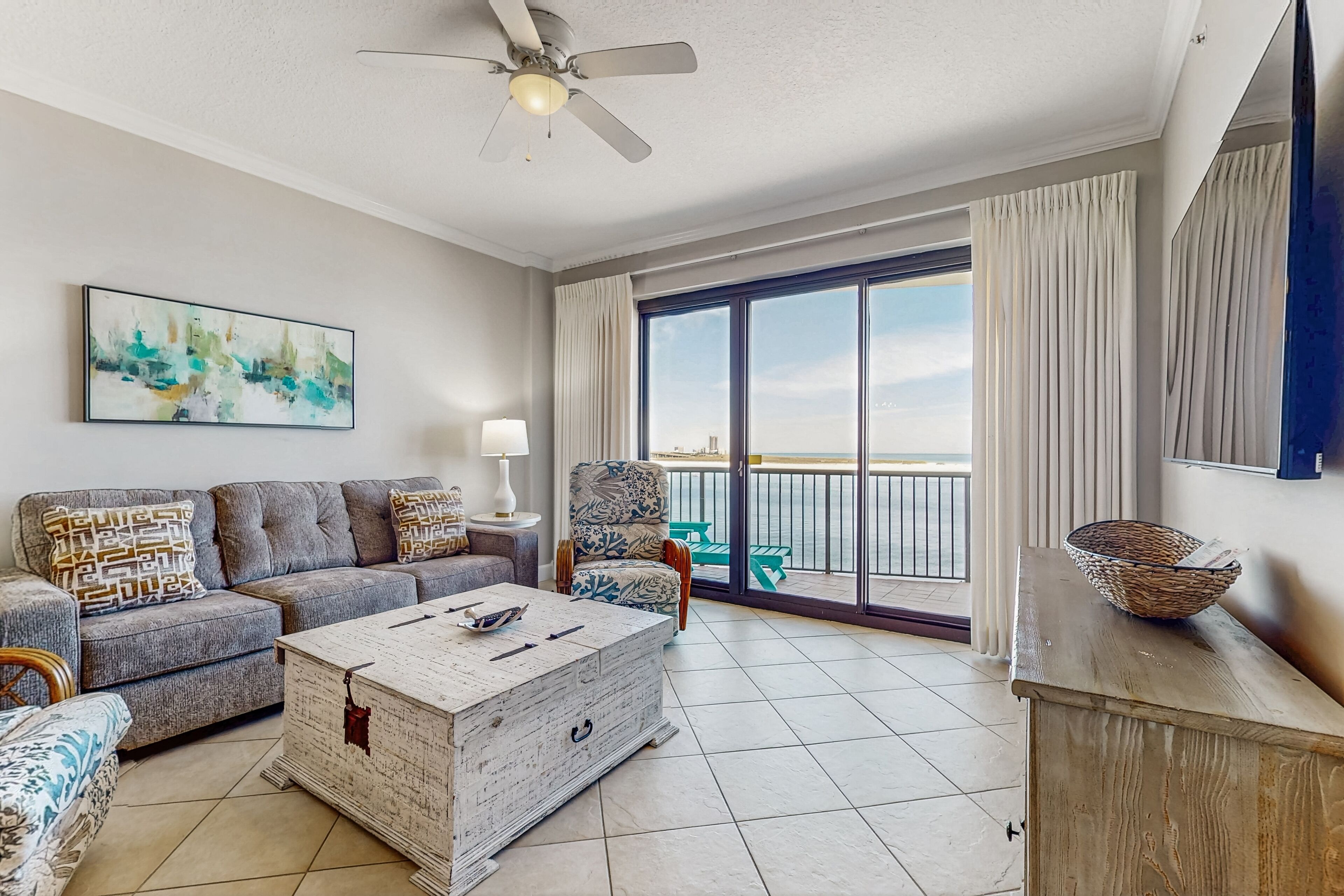 Tv, dvd-spelare och en stereo