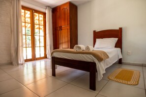 Desk, free WiFi, bed sheets