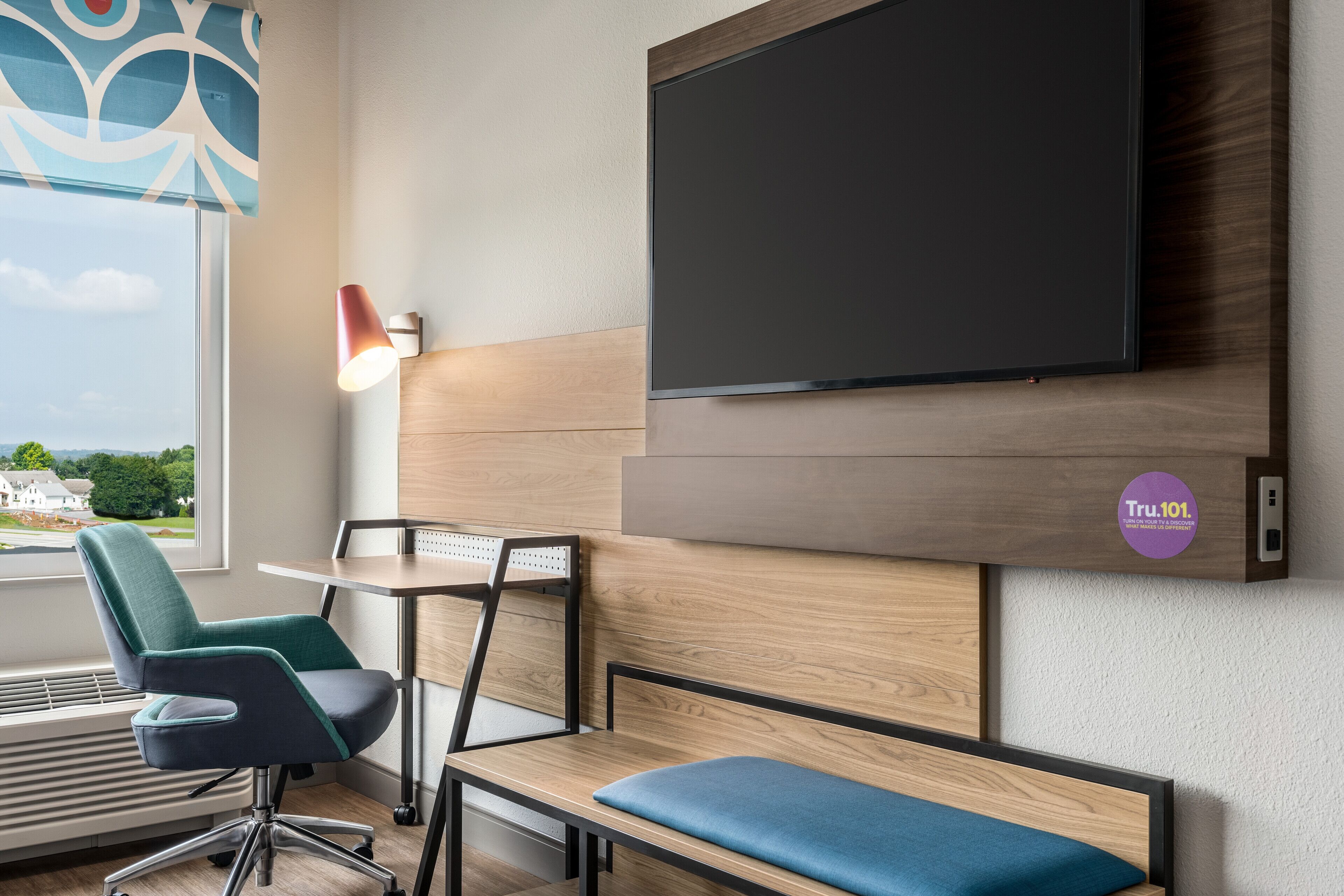 individually decorated, individually furnished, desk, laptop workspace