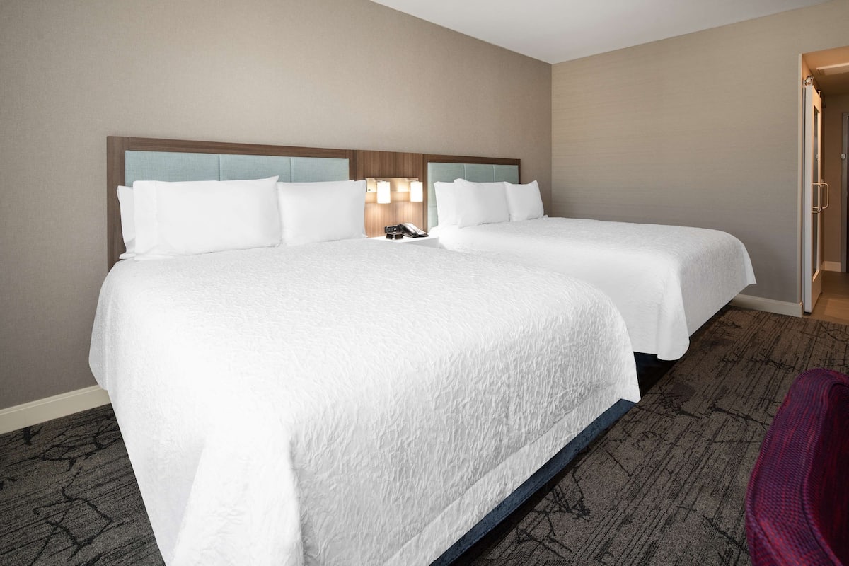 Desk, laptop workspace, free WiFi, bed sheets