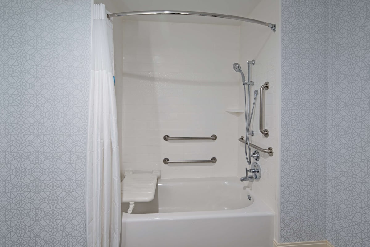 Room, 2 Queen Beds, Accessible, Bathtub (Hearing) | Bathroom | Shower, towels