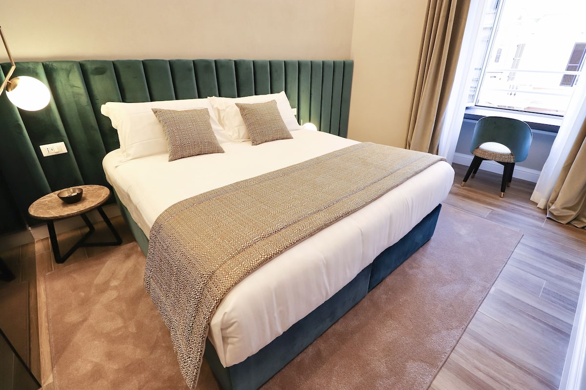Premium bedding, minibar, in-room safe, desk