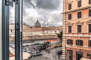 Suite monolocale Deluxe, idromassaggio, vista città | Vista dalla camera