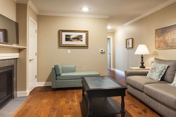 Living area - The Bohemian (Iowa City)