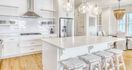 Luxurious Gulf-front home w/ private plunge pool, steps from the beach