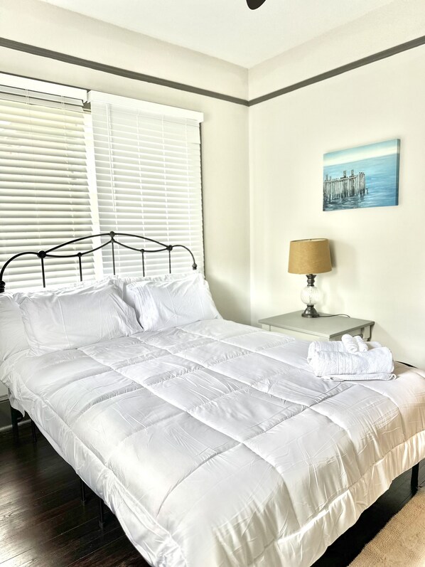 2 bedrooms, iron/ironing board, WiFi, bed sheets