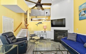 TV - Large 3BR 2.5BA Garage Townhouse in Great West OC Neighborhood with Pool. (Berlin)