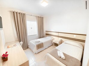Standard Room | Minibar, free WiFi, bed sheets - Pousada Villa Mares Sao Pedro da Aldeia (Sao Pedro da Aldeia)