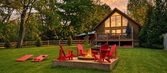 Cabane en rondins sur 142 acres / lac privé avec sentiers de randonnée / vélo